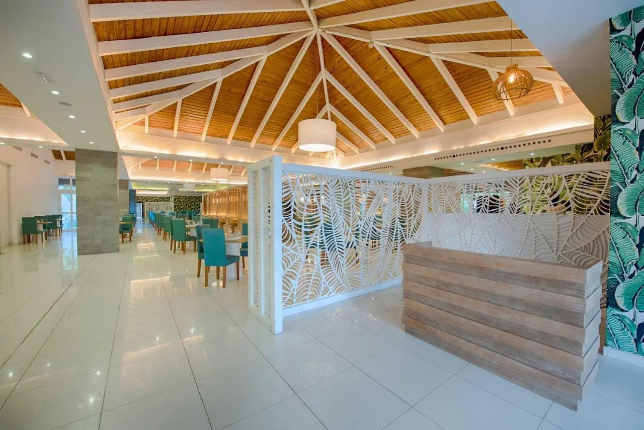 Grand Sirenis Punta Cana Resort & Aquagames Уверо-Альто