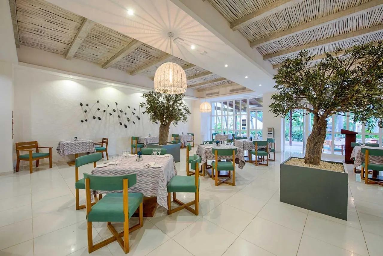 Grand Sirenis Punta Cana Resort & Aquagames Уверо-Альто