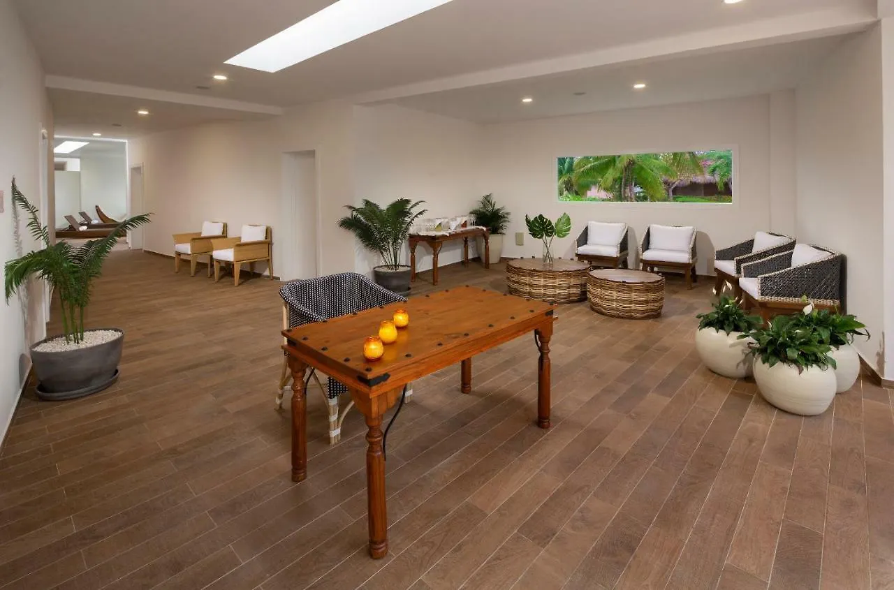 Grand Sirenis Punta Cana Resort & Aquagames Уверо-Альто